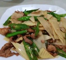Fresh Bamboo Shoots Stir-Fried with Pork
