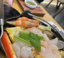 Sour Soup Shrimp Dumpling Pot