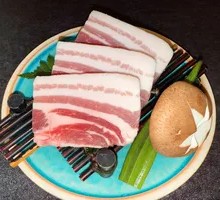 Thinly sliced pork belly