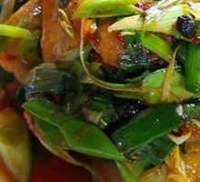 Pan-Fried Pork Dumplings with Spicy Sliced Pork