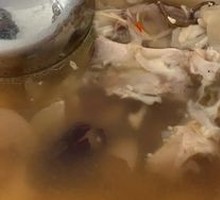 Stewed Pig Trotter with Herbal Ingredients
