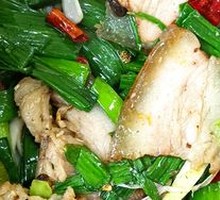 Stir-fried腊肉 with Garlic Shoots