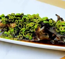 Stir-fried Sturgeon with Black Bean and Pepper