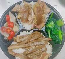 Sicheng Braised Pig's Trotter with Pork Knuckle