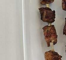 生烤羊肉串