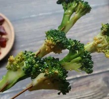 Braised Broccoli Skewers
