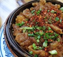 Steamed Pork Intestines with Rice Flour