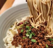 Classic Bolognese Spaghetti