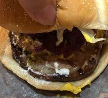 Golden Sand Roast Pork Shank Burger