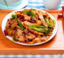 Sliced Pork with Green Pepper Rice Bowl
