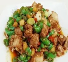 Green Pepper Braised Chicken