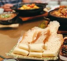 Pot-edge Steamed Bun