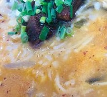 Braised Beef and Soybean Rice in Clay Pot