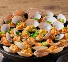 Grilled Fresh Clams on Iron Plate