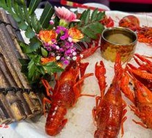 Goji-Flavored Immersed Lobster