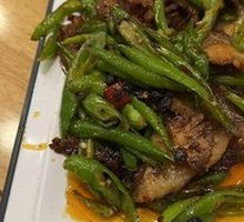 Stir-fried Pork with Garlic Shoots