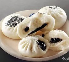 Sugar and Sesame Bun