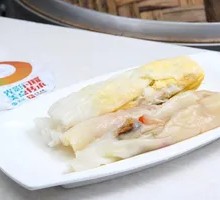 Lean Pork and Egg Rice Noodle Roll