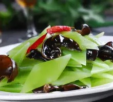 Black Mushroom Stir-Fried with Bamboo Shoots