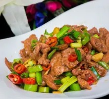 Stir-Fried Beef with Yellow Onion