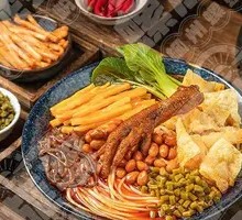 Spicy Chicken Feet and Snail Noodles