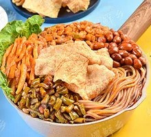 Light Rice Noodles with Rich Soup