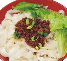 Stir-Fried Meat Sauce Noodles with Hand-Cut Noodles