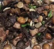 Black Hand Mushroom Braised Chicken with Pork Belly and Chestnuts