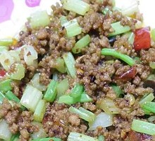 Stewed Pork with Celery