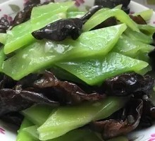 Bamboo Shoots Stir-Fried with Black Wood Ear Mushrooms