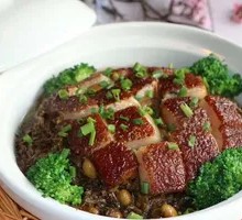 Grandmother's Earthenware Braised Pork