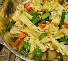 Spicy Cauliflower in Hot Pot