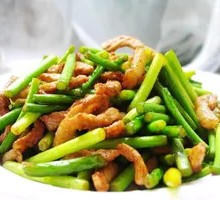 Garlic Shoots with Pork