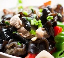 Stir-fried Pork with Wood Ear Mushrooms