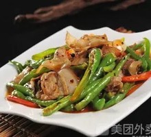 Spicy Green Pepper Stir-Fried Rice
