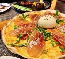 Burrata and Prosciutto Pizza
