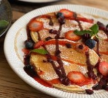 English Scone with Mixed Berries