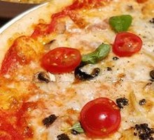 Salami Mushroom Pizza