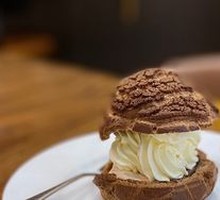 巧克力酥皮泡芙