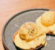 Eggs Benedict