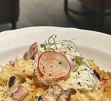 Creamy Bacon Pasta with Poached Egg