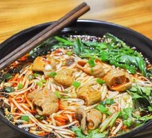Spicy Stir-Fried Intestine Noodles