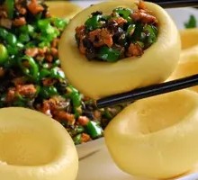 Chicken with Pickled Mustard Greens