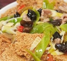 Fried Rice Noodles with Pork