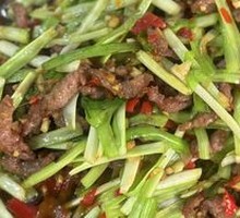 Stir-Fried Beef Strips with Leek Greens