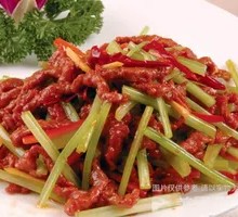 Sliced Beef with Small Chili Peppers