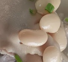 Pig Trotter Soup with Herbal Ingredients