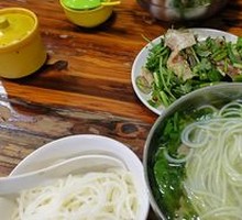 Shredded Donkey Meat Noodles
