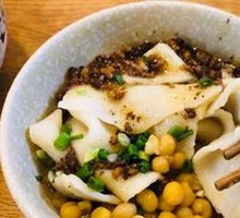 Spicy Broad Noodles with Pea Paste