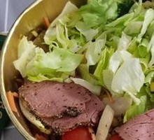 Black Pepper Beef Light Salad